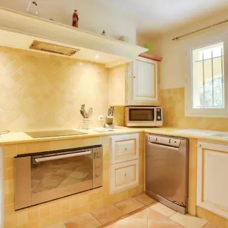 With Heated Pool In Holiday home *